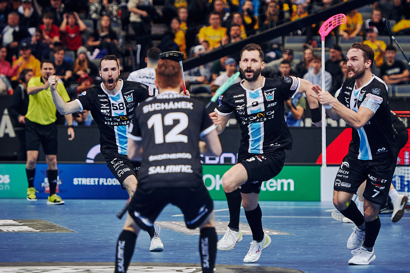 090422 FlorbalChodov x FBc Ostrava SFF 1875